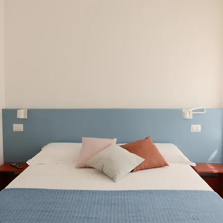 Konukevi La Rosa & 3*